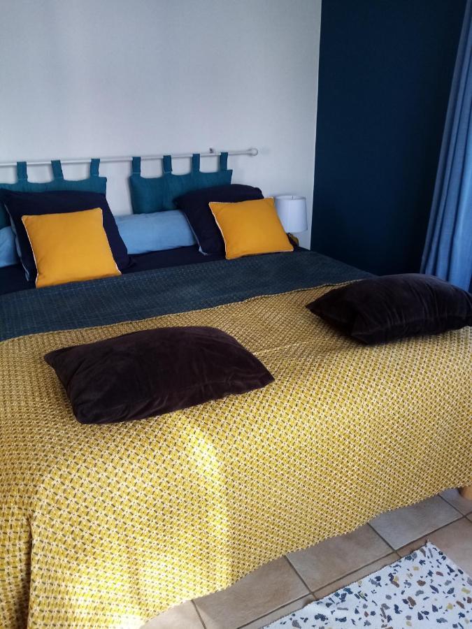 Maison Aux Volets Bleus * Quévert